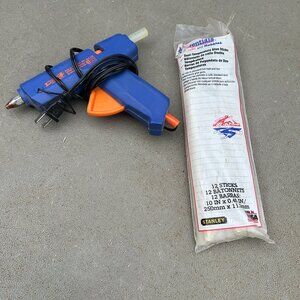 Arrow Dual Temp Glue Gun With Glue Sticks